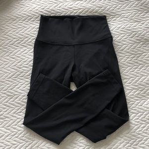 Lululemon wunder under (luxtreme) size 4 black